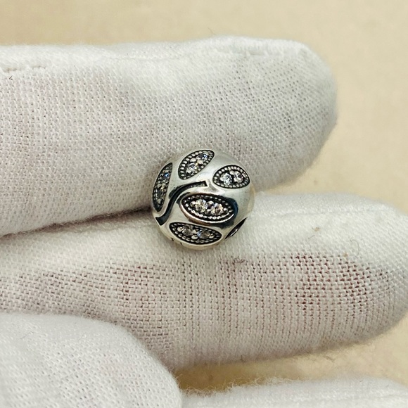 EUC Pandora 791416CZ Sterling Silver Sparkling Leaves Clip Charm w/ Clear CZ’s - Picture 6 of 12